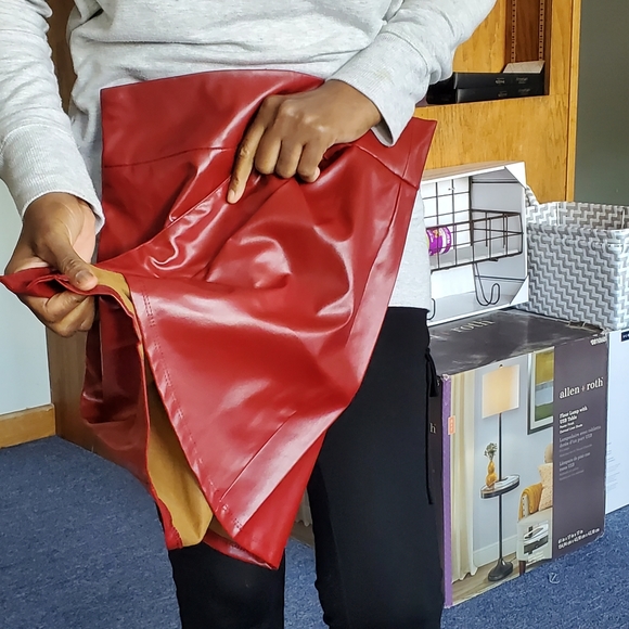 Skirt - Picture 2 of 2